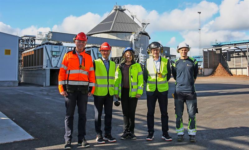 Production is now underway at Pyrocell's plant in Gävle. The new and groundbreaking factory is turning sawdust into bio-oil. 