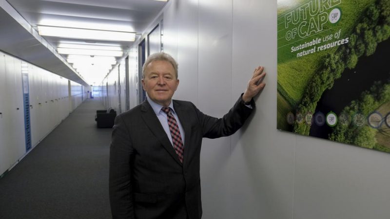 Agriculture Commissioner throws his weight behind carbon farming ...