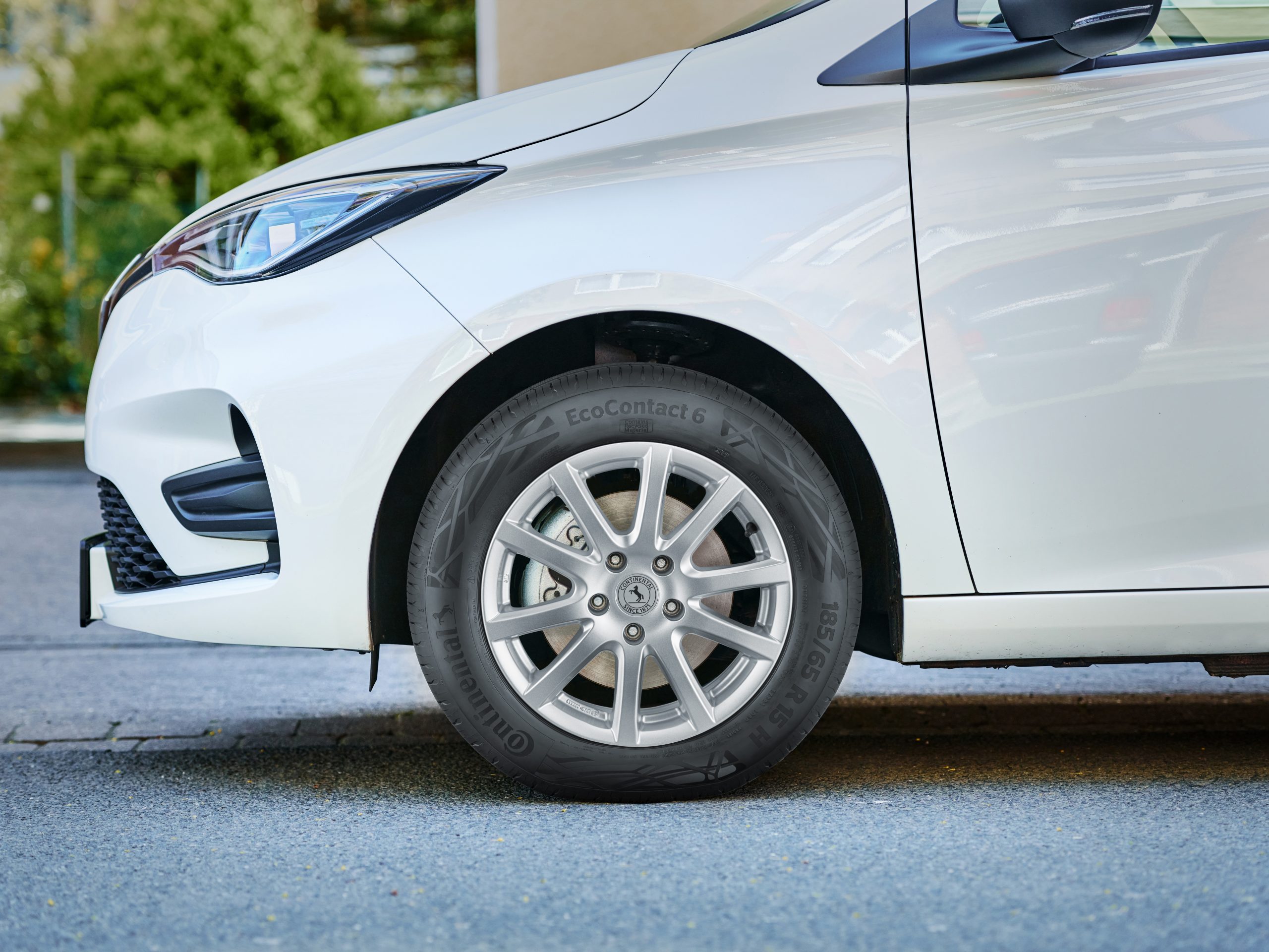 Continental Launches First Tires with Polyester Made from Recycled PET  Bottles - Renewable Carbon News