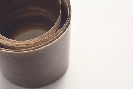 Thin UD-Tapes from natural fibres and Bioplastics enable the production of lightweight components with precisely dosed mechanical properties.
