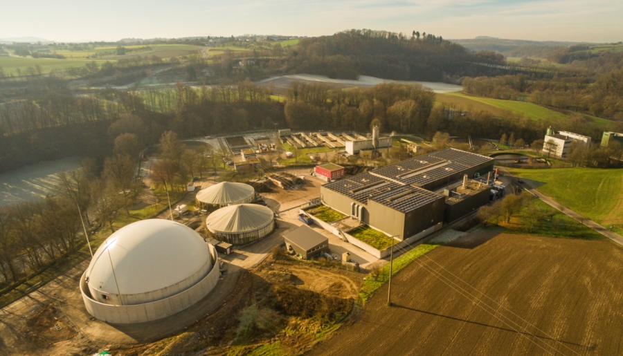 Die bestehende Bioabfallverwertungsanlage der Abfallwirtschaft Rems-Murr in Backnang-Neuschöntal wird zur dezentralen Bioraffinerie erweitert.