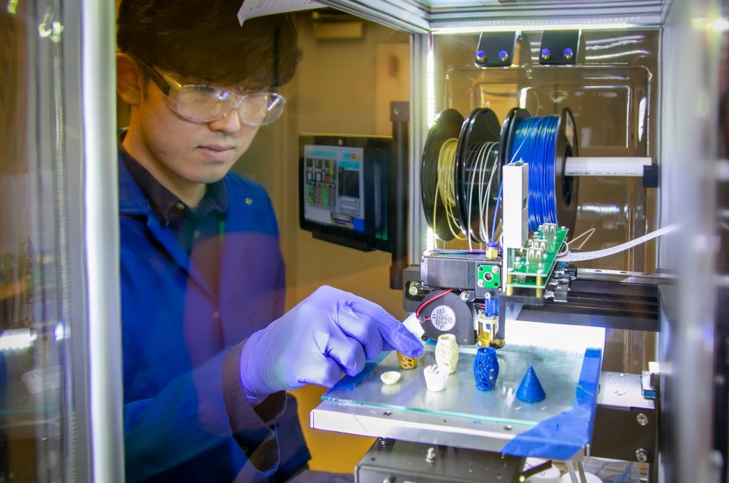 An ORNL strategy for upcycled plastic waste offers printable, high-performance materials to advance additive manufacturing. Credit: Genevieve Martin/ORNL, U.S. Dept. of Energy
