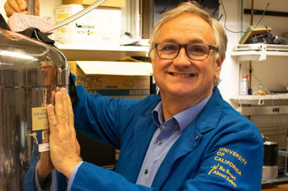 Jeffrey Reimer in his UC Berkeley laboratory. (Image courtesy of College of Chemistry)