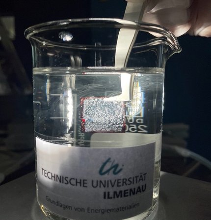 TU IlmenauThe "artificial leaf" - the photoelectrochemical cell that produces hydrogen and oxygen from water