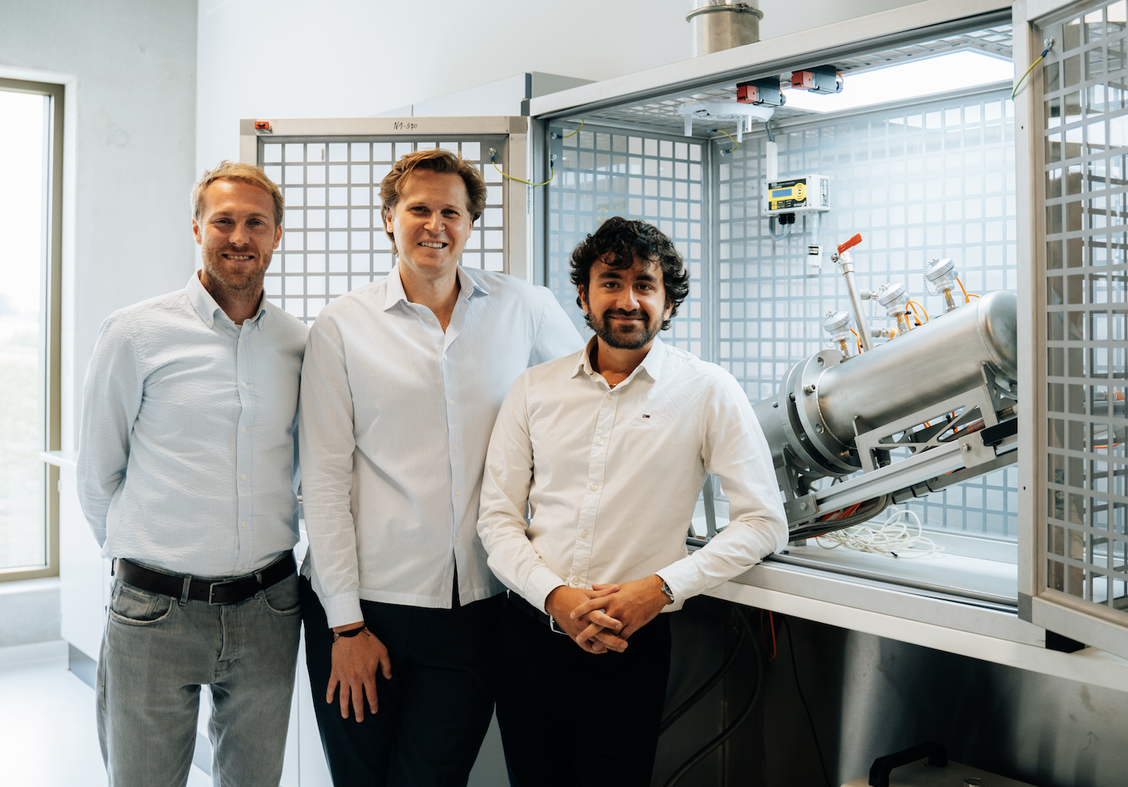 Gill Scheltjens (CEO), David Ziegler (CCO) & Georgi Trenchev (CTO) in front of D-CRBN’s prototype recycling 100 tons of CO2 per year.