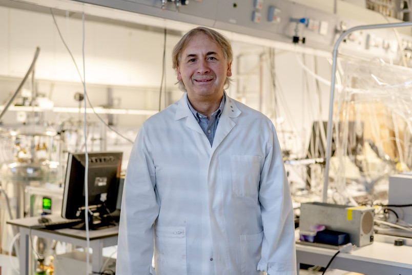 
Thomas Happe erforscht Biokatalysatoren, die auf umweltfreundlichem Weg Wasserstoff herstellen können.