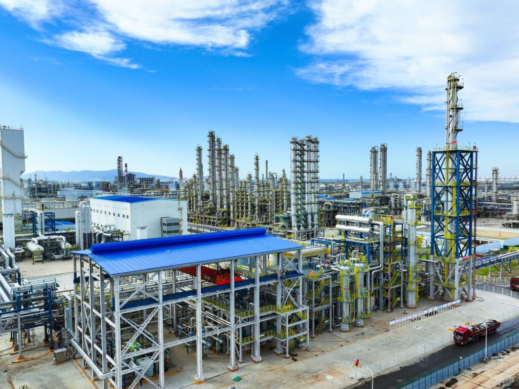 Aerial overview photograph of the CO2 to Methanol plant operating with CRI’s ETL technology™ -located at the Shenghong Petrochemical Industrial Park in Jiangsu, China.