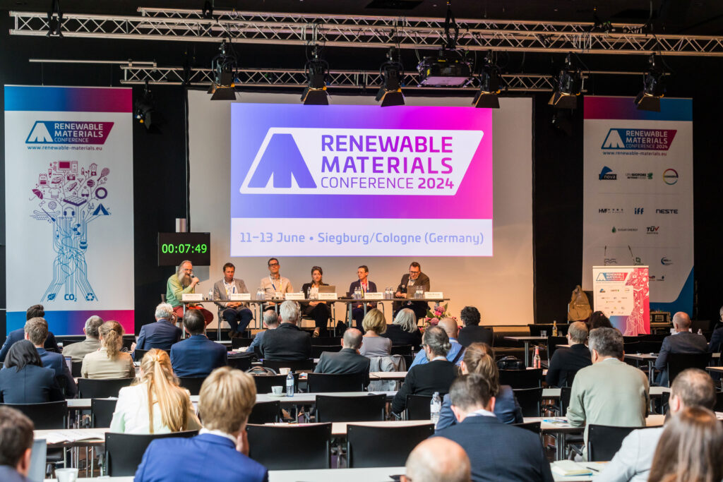 Panel discussion at the Renewable Materials Conference 2024 ©nova-Institute GmbH