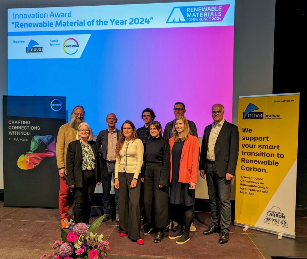 All nominees (left to right: Michael Carus, Asta Partanen both from nova, Eric Appelman from Aduro, Ida Rask Kongsgaard from Again, Balázs Miklós Hepp from eChemicles, Katrin Eckhardt from amynova polymers, René Bethmann from Vaude, Josefin Larsson from Reselo, Christoph Gürtler from Covestro)