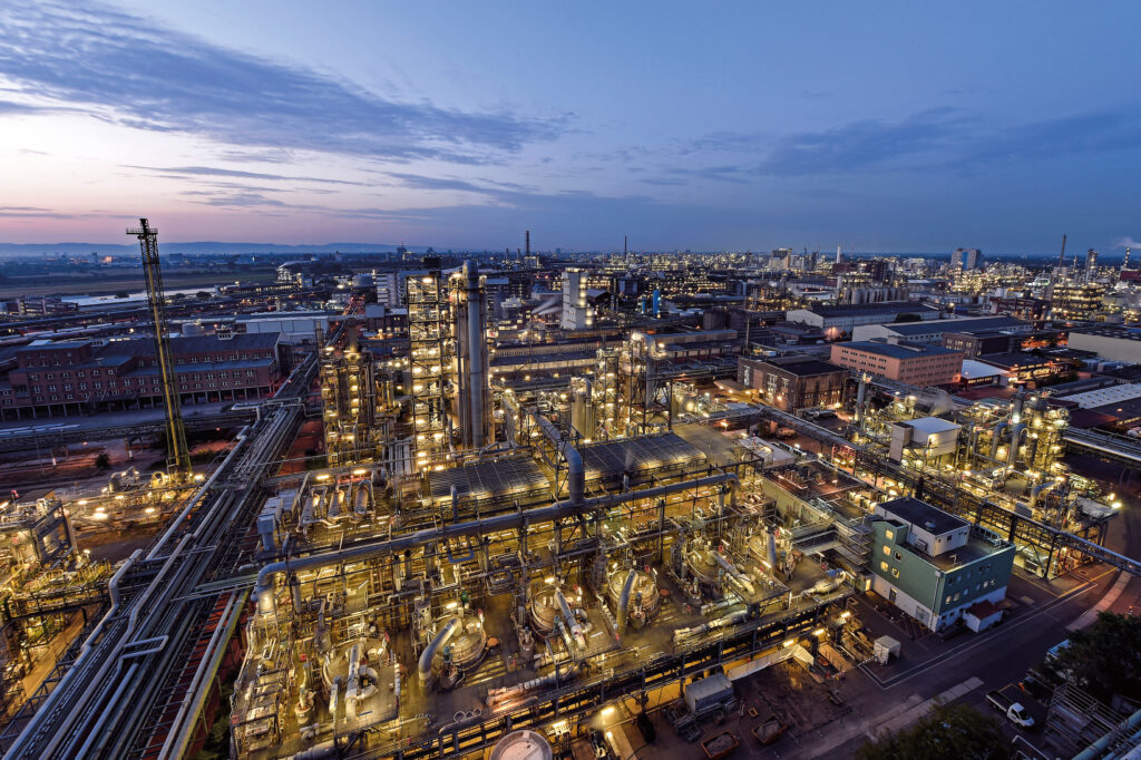 Biomethane is used as a substitute for fossil raw materials in chemical production at BASF’s Ludwigshafen and Antwerp sites