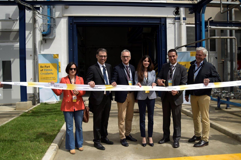 Community event celebrating the opening of the new PMMA Depolymerization pilot facility in Rho, Italy. Individuals from left to right: Valentina Giro (Deputy for sustainable development for the Rho Municipality), Hon. Vinicio Peluffo, MP (Standing Committee on Industry, Chamber of Deputies of Italy), Andrea Origgi (Trinseo Site Leader of Rho, Italy), Francesca Reverberi (Trinseo Senior Vice President of Engineered Materials & Chief Sustainability Officer), Andrea Orlandi (Mayor of Rho, Italy), Frank Bozich (Trinseo President & Chief Executive Officer).