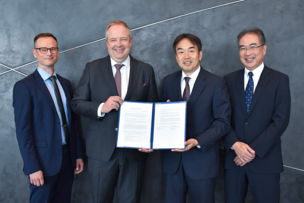 From left: DSc Antti Arasto, Vice President, VTT; PhD Jussi Manninen, Executive Vice President, VTT; Seiji Oguro, Executive Officer and Vice President, Sustainability Innovation Group, Mitsubishi Electric; Akihiko Watanabe, Deputy Vice President, Sustainability Innovation Group, Mitsubishi Electric.