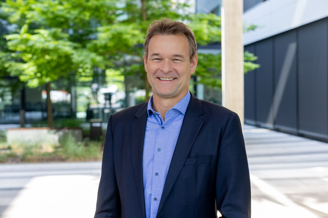 Dr. Wolfgang Lippert, Microsoft