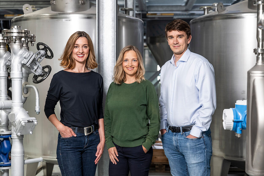 Die traceless®' Repräsentanten, von links nach rechts: Sina Spingler (COO), Anne Lamp (CEO & Co-founder), Niklas Rambow (Head of Technologie Entwicklung)