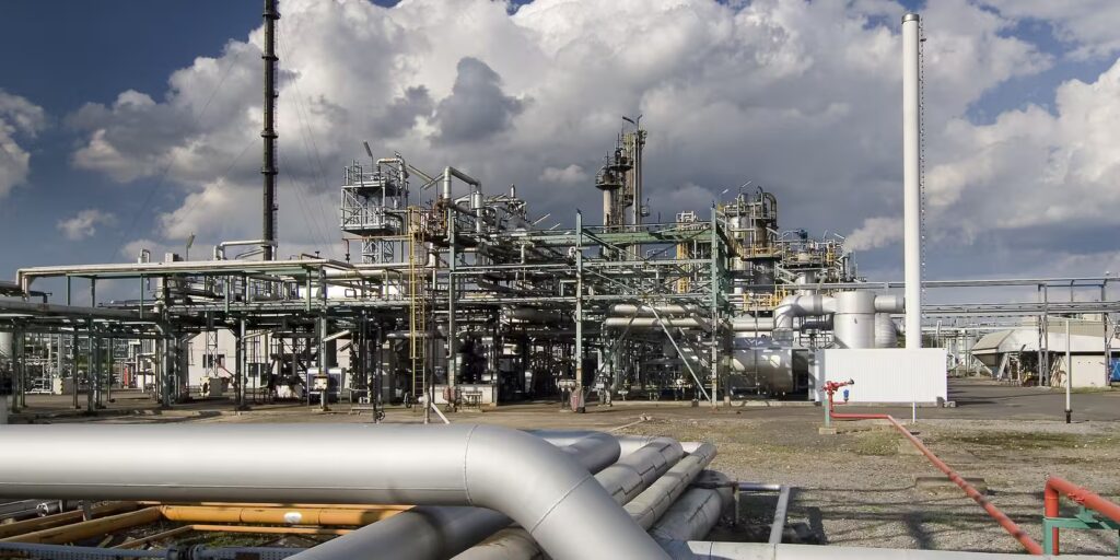 Etwa 11.000 Industrie- und Energieanlagen nehmen europaweit am Emissionshandel teil.
Quelle: Jürgen Feldhaus / Fotolia.com