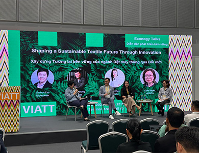 Dr Erika Ngan, Project Manager of HKRITA, engages in deep discussions on sustainability with international experts at the Vietnam International Trade Fair for Apparel, Textiles and Textile Technologie