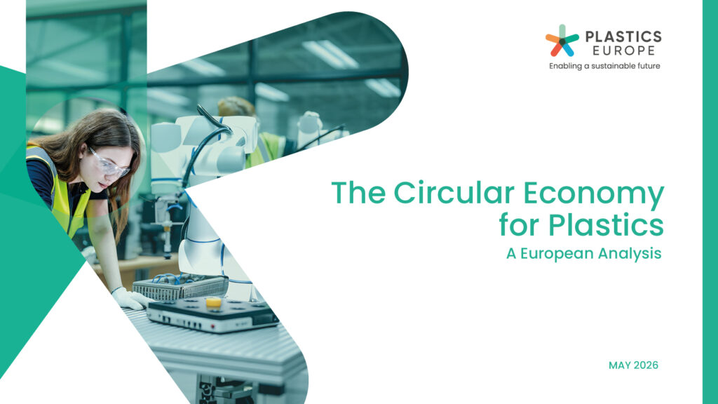 Cover of the report "The Circular Economy for Plastics"