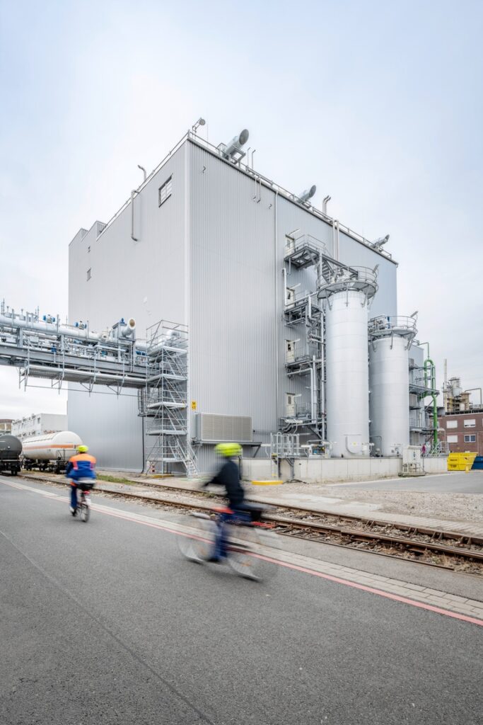 The new fermentation plant for biological and biotechnology-based crop protection products in Ludwigshafen strengthens production flexibility and supply chain resilience while giving farmers access to innovative crop protection programs.