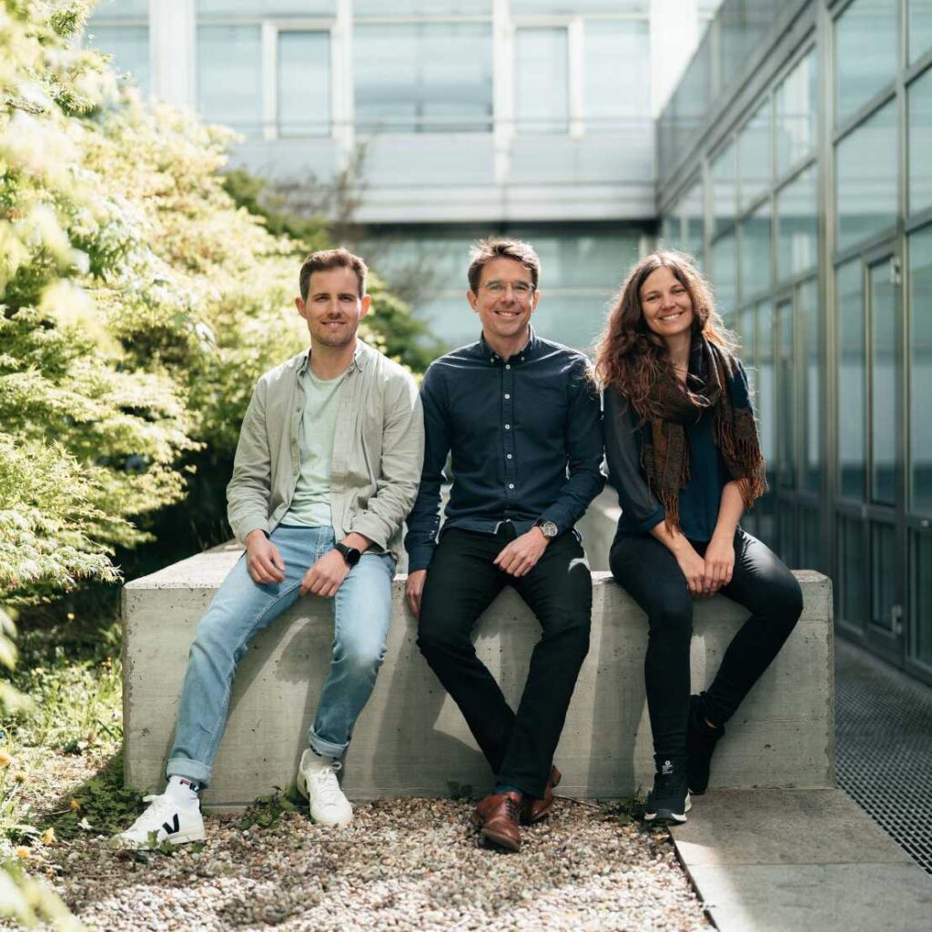 Ronja Rappold und ihre Teammitglieder Philipp Keller (links) und Michael Reiter (Mitte).  (Bild: Lukas Bigler)