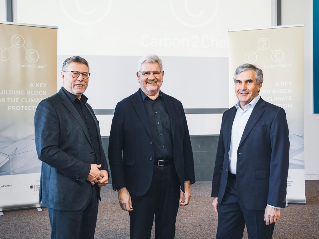 Overall coordination of the Carbon2Chem® collaborative project (from left): Prof. Görge Deerberg (Overall Coordination/Fraunhofer UMSICHT), Prof. Robert Schlögl (Overall Coordination/Max Planck Institute for Chemical Energy Conversion), and Dr. Markus Oles (Overall Coordination/thyssenkrupp Carbon2Chem®).