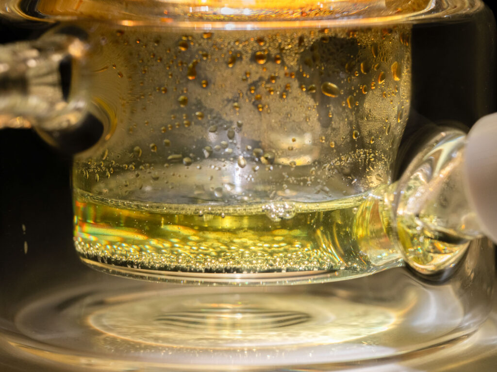 The system introduces copper ions to create a self-regenerating cycle, enabling continuous hydrogen production while recycling its own chemical waste.