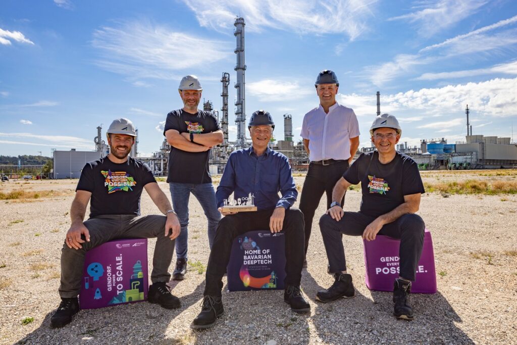 F.l. ISG-CEO Dominik Gschwendtner, Settlingmanager Christian Eichner, Furanova-CEO Dr. Oliver Bolzern, Furanova-COO Dr. Christian Keck, ISG-COO Dr. Christoph von Reden.