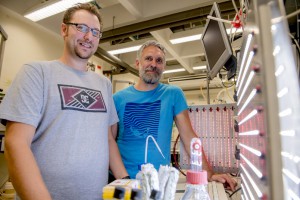  Die Bochumer Projektbeteiligten Marc Nowaczyk (rechts) und Adrian Ruff © RUB, Marquard