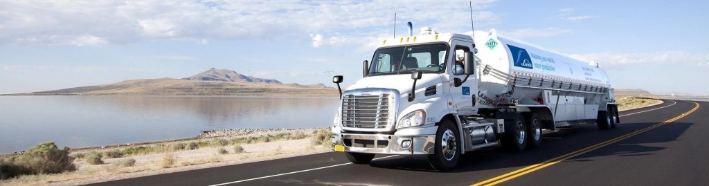 linde-us-bulk-trailer-truck-delivering-gases-2