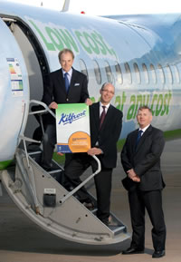 Flybe are the first airline to use Kilfrost de- <br />and anti-icing fluid. From left: David Morgan of <br />Kilfrost, Adriano Bassanini of Du Pont, and Vince <br />Walsh of Flybe. ©Theo Moye/apexnewspix.com”></td>
</tr>
<tr>
<td style=