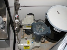 The feedstock transferring system for algae <br />biodiesel. Photo: United Environment & Energy LLC.”></td>
</tr>
<tr>
<td style=